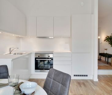 Stilfuld 2-værelses lejlighed med egen terrasse i smukke omgivelser... - Photo 6