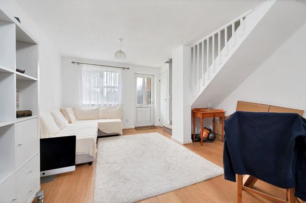 2 bedroom terraced house to rent - Photo 1