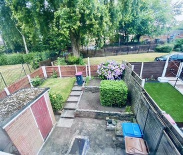 2 bedroom end of terrace house to rent - Photo 2