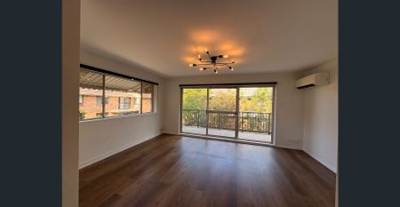 Stylish, Light-Filled Apartment in the Heart of Toowong - Photo 5