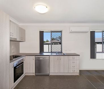 1/4 Bruce Baker Crescent, Crestmead QLD 4132 - House For Rent | Domain - Photo 5