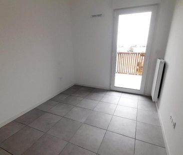 Location Appartement 4 pièces 78m² LA ROCHELLE 17000 - Photo 3
