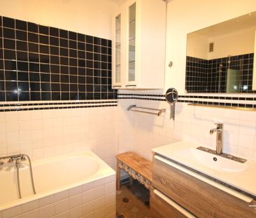 Location Appartement 3 pièces 67m² MARSEILLE 8ème - Photo 6