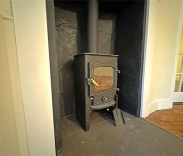 2 bedroom end of terrace house to rent - Photo 2