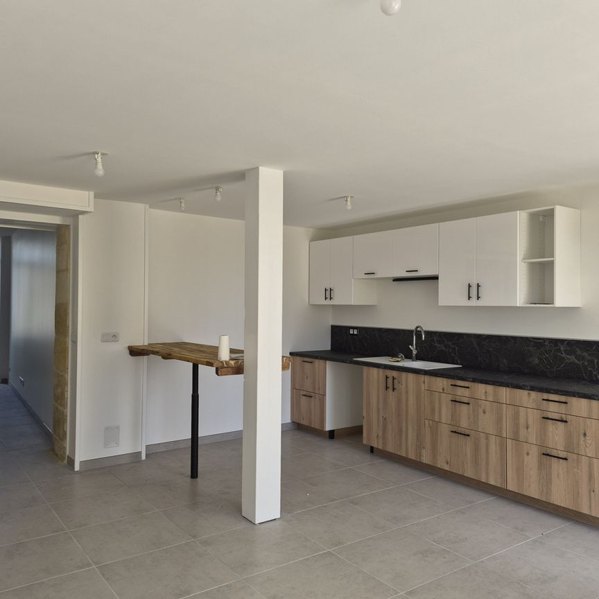 Location Maison 5 pièces 175m² ST LOUBES 33450 - Photo 1