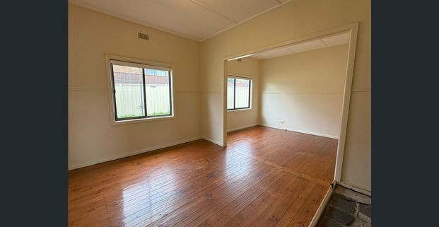 1/7 Victoria Street, Cooma - Photo 1