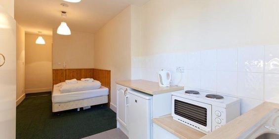 Studio to rent - Photo 3