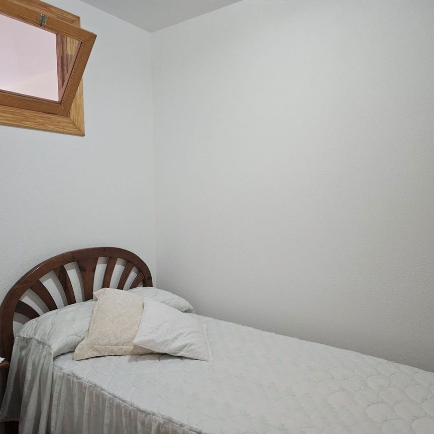 Ático de alquiler en Carrer de Pius XII, 39, Centro - Photo 1