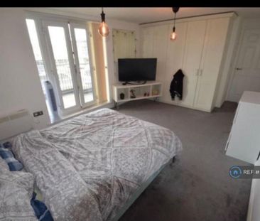 2 bedroom penthouse to rent - Photo 1
