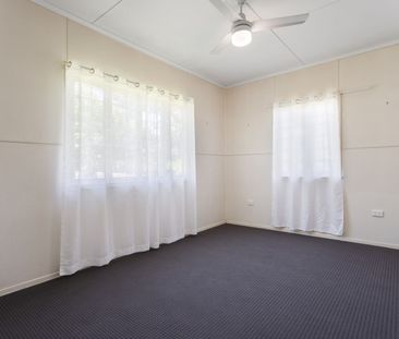 CHARMING CHARACTER COTTAGE - Photo 2