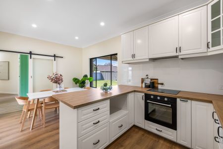 Spacious Family Home In Ideal Location - Photo 4