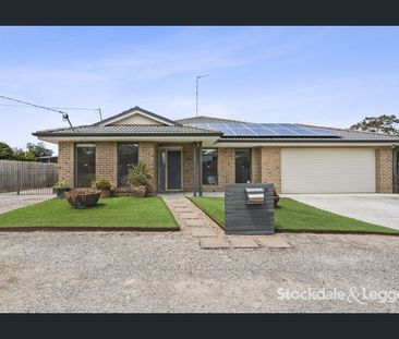 This One Has It All! - Photo 5