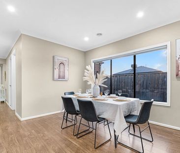 STUNNING, LARGE FAMILY HOME - Photo 3