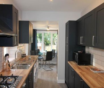 5 bedroom terraced house to rent - Photo 4