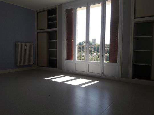 T5 de 85 m² - 14 rue emile zola Montbard - Photo 1