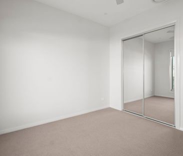 Impressive New Family Home - Photo 4