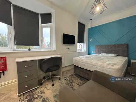 1 bedroom in a house share to rent - Photo 5
