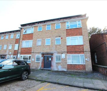 1 bedroom property to rent - Photo 1