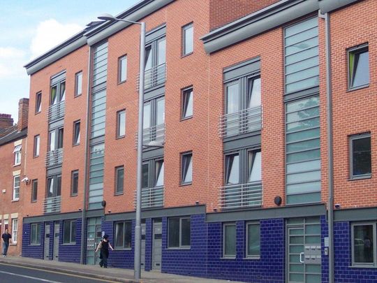 5 bedroom maisonette to rent - Photo 1