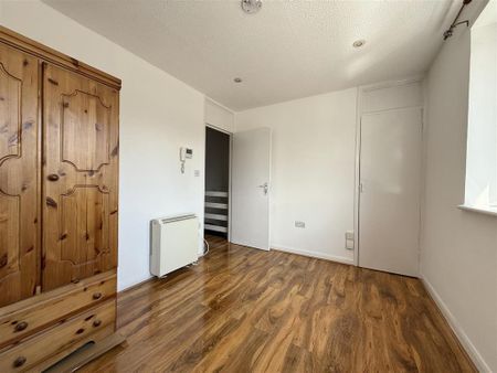 6 bedroom terraced house to rent - Photo 2