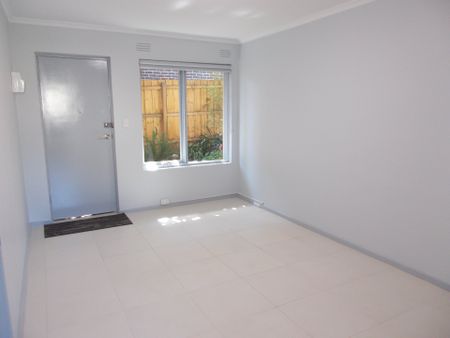 Stylish 1-Bedroom Apartment in Prime Caulfield North Location - Photo 2