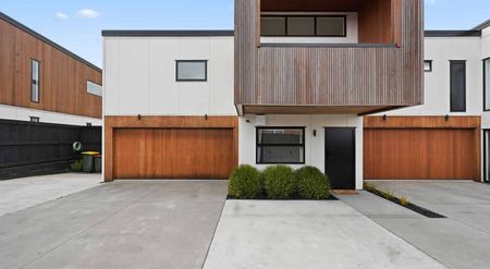 Modern Elegance in the Heart of Hamilton - Photo 4