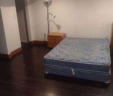 1br furnished suite near PNE - all utilities included - Photo 3