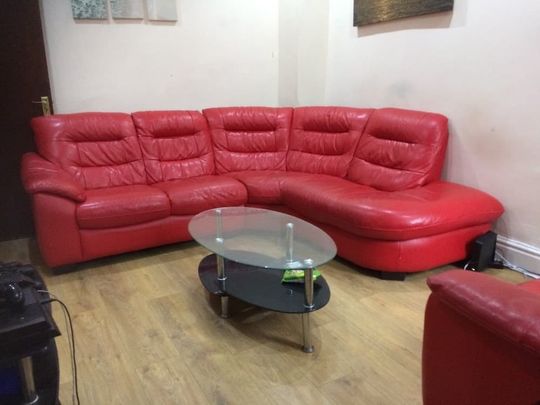 8 bedroom house to rent - Photo 1