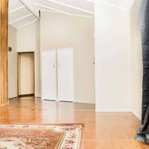 Mangere 3-Bedroom Home with Superb Location - Photo 2