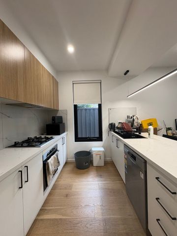 3/25 Eisenhower Street, Reservoir VIC 3073 - Photo 4