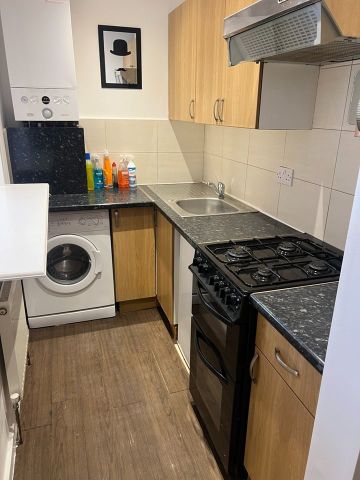 Studio Flat, Leigham Court Road, SW16 - Photo 3