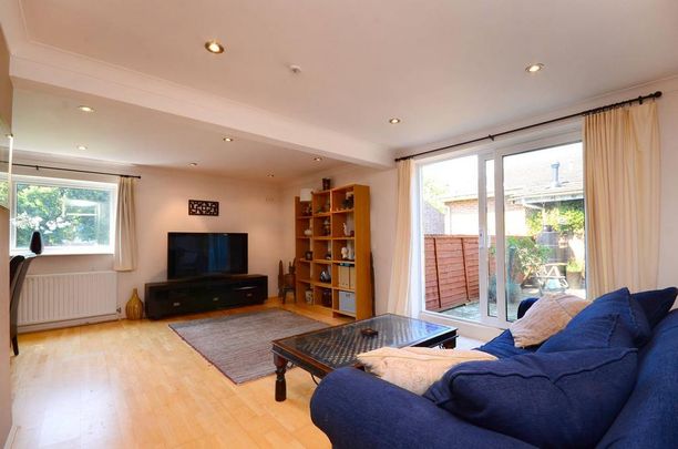 2 bedroom maisonette to rent - Photo 1