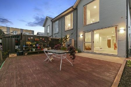 Property Management2 Flounder Rd, Hobsonville - House for Rent - Photo 2