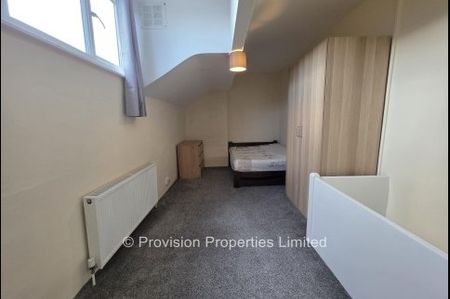 2 Bedroom House Hyde Park Leeds - Photo 2