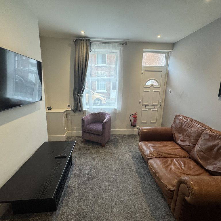 Rosebery Street, Leeman Road - P5007 - Photo 1