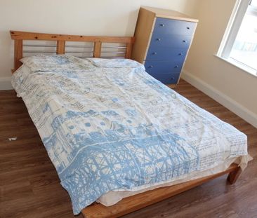 8 Enfield Street (STUDENT LET), Portstewart, BT55 7AL - Photo 2