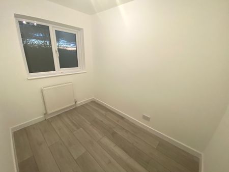 Uxbridge Road, Feltham - Photo 3