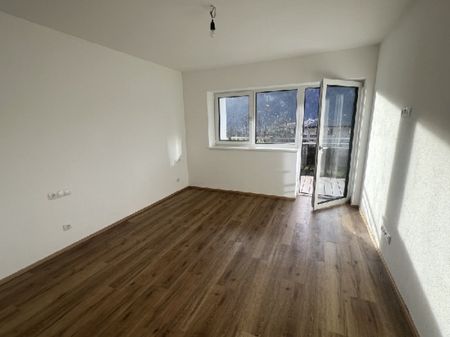 Erdgeschosswohnung mit Balkon und Kachelofen - Photo 2