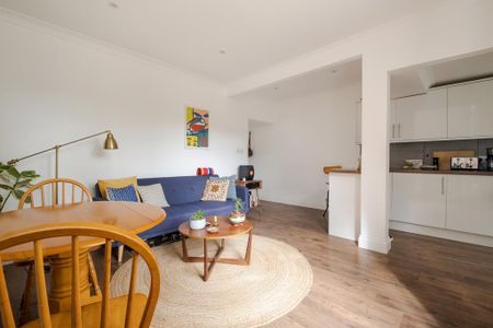 1 bedroom flat to rent - Photo 2