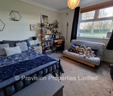 2 Bedroom Flat Foxhill Court Weetwood - Photo 1