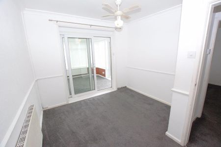 2 bedroom detached bungalow to rent - Photo 4