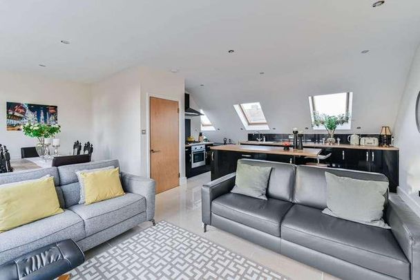 Westwell Road, Streatham Vale, SW16 - Photo 1