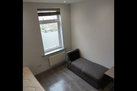 Studio Flat, Engleheart Road, SE6 - Photo 3