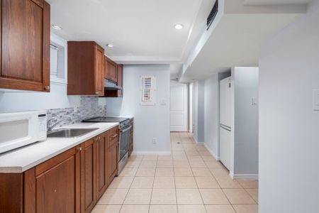 For Lease - 39 Cayuga Avenue Unit# Lower, Toronto, Ontario - Photo 5