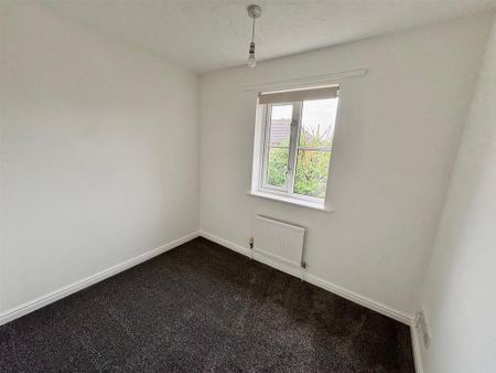 3 bedroom end of terrace house to rent - Photo 3