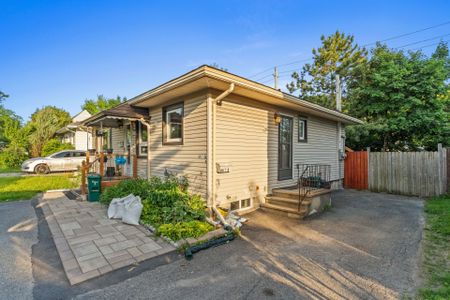 For Lease - 912 Smyth Road Unit# B, Elmvale Acres and Area, Ontario - Photo 2