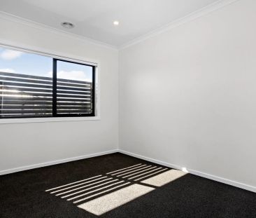 Modern and Stylish Townhouse - Photo 1