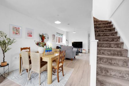 4 bedroom terraced house to rent - Photo 5