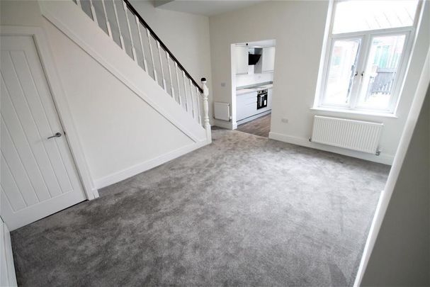 2 bedroom terraced house to rent - Photo 1