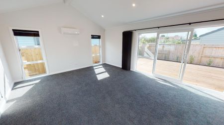 City Centre - 2 Bedrooms - Photo 2